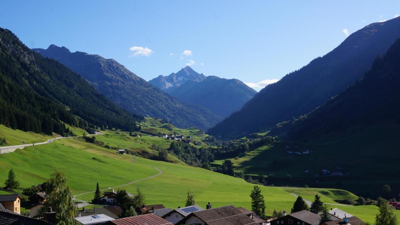 Hotel Vallatscha Curaglia Buitenkant foto