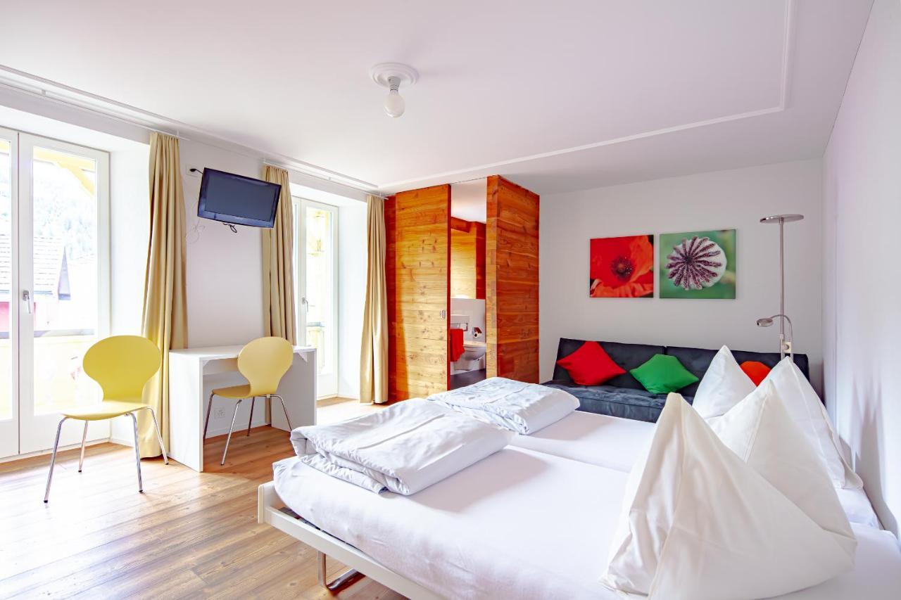 Hotel Vallatscha Curaglia Buitenkant foto