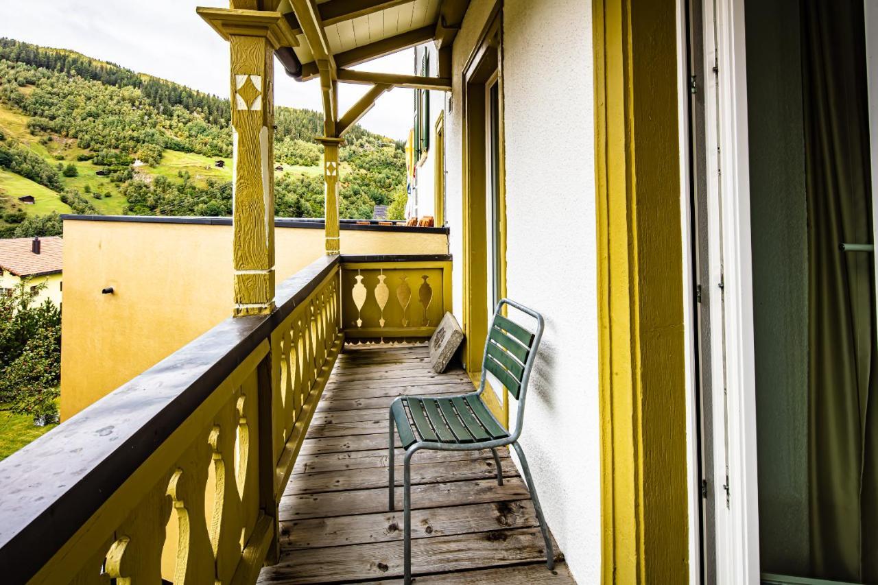 Hotel Vallatscha Curaglia Buitenkant foto