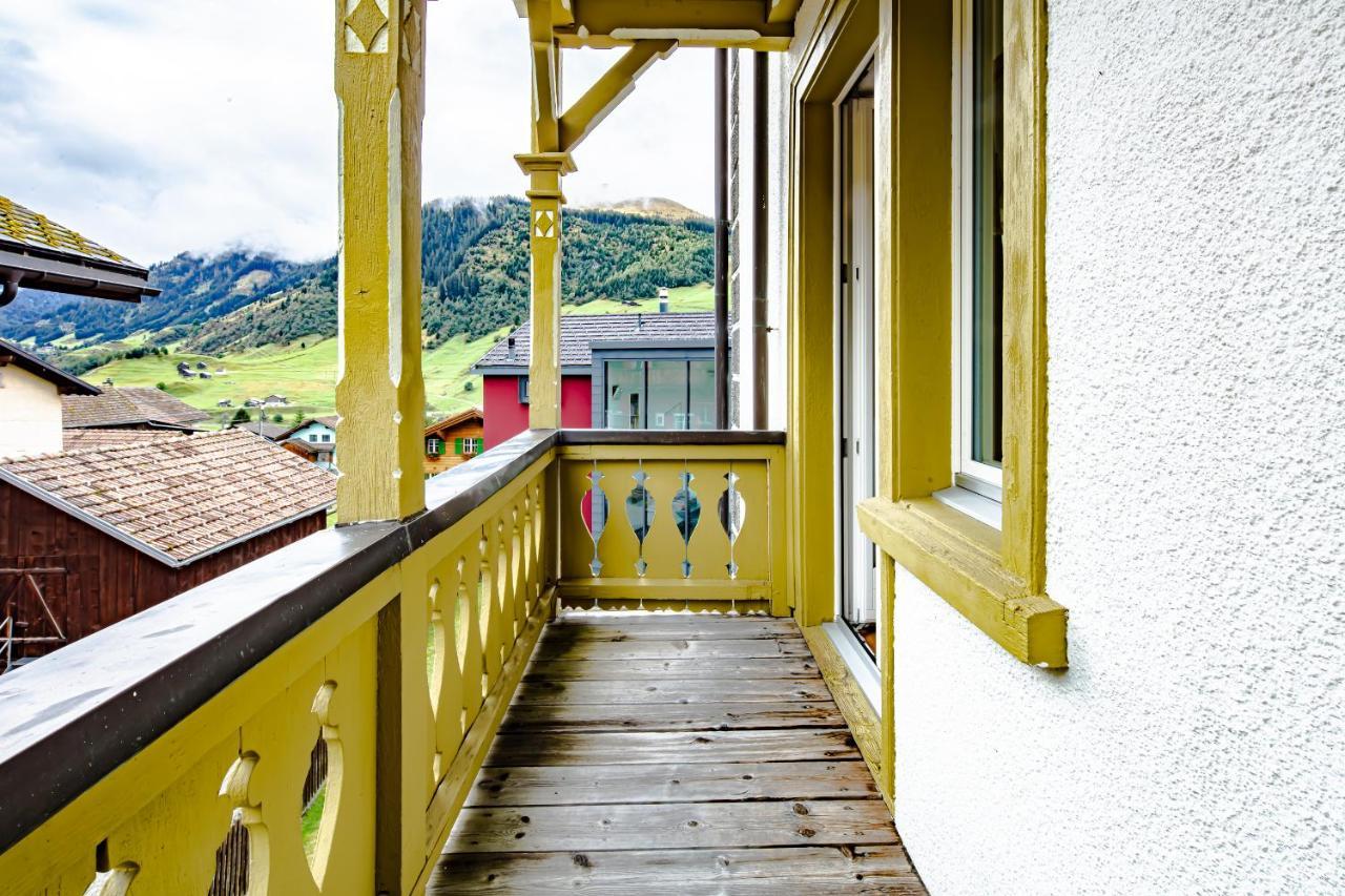 Hotel Vallatscha Curaglia Buitenkant foto