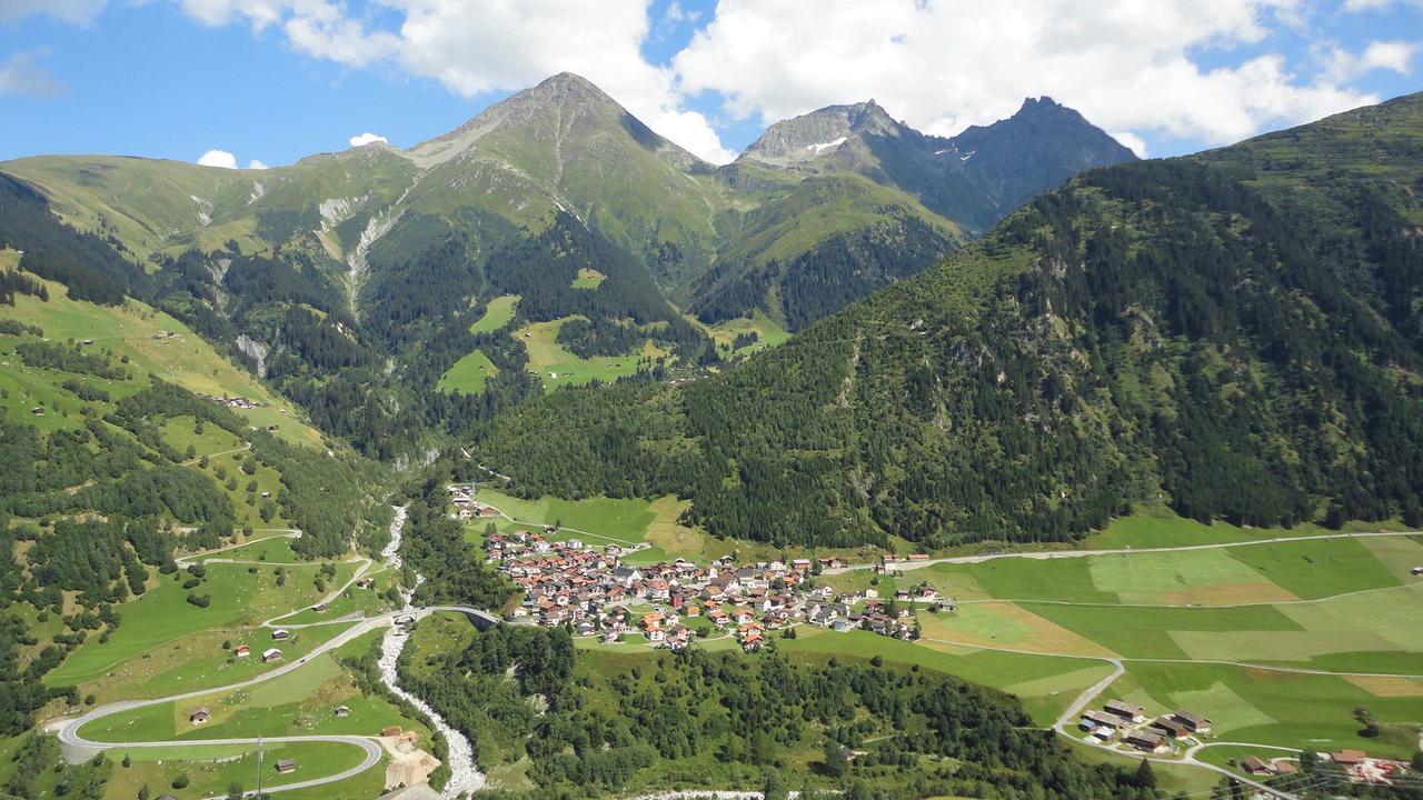 Hotel Vallatscha Curaglia Buitenkant foto